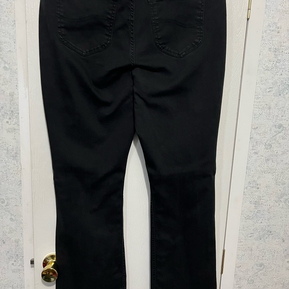 Jeans - Picture 2 of 4